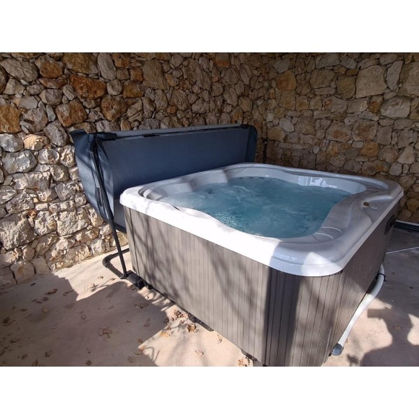 Spa Jacuzzi® Pro Lodge